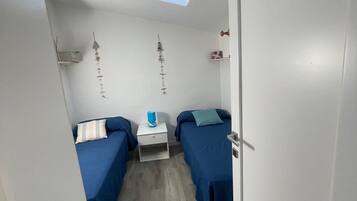 2 chambres, fer et planche à repasser, Wi-Fi, literie fournie