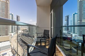 Property grounds - Comfortable Downtown Apartment w/ City Skyline Vws (Dubai)