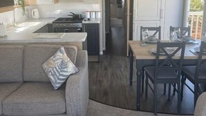Dishwasher, cookware/dishes/utensils - Cleethorpes Beach Holiday Park - Holiday Accommodation 22197 (Grimsby)