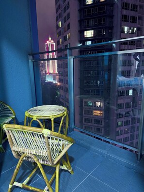 Terrace/patio - MERCU SUMMER SUITES MINUTES TO KLCC BY JK PRIVY HOMES (Kuala Lumpur)