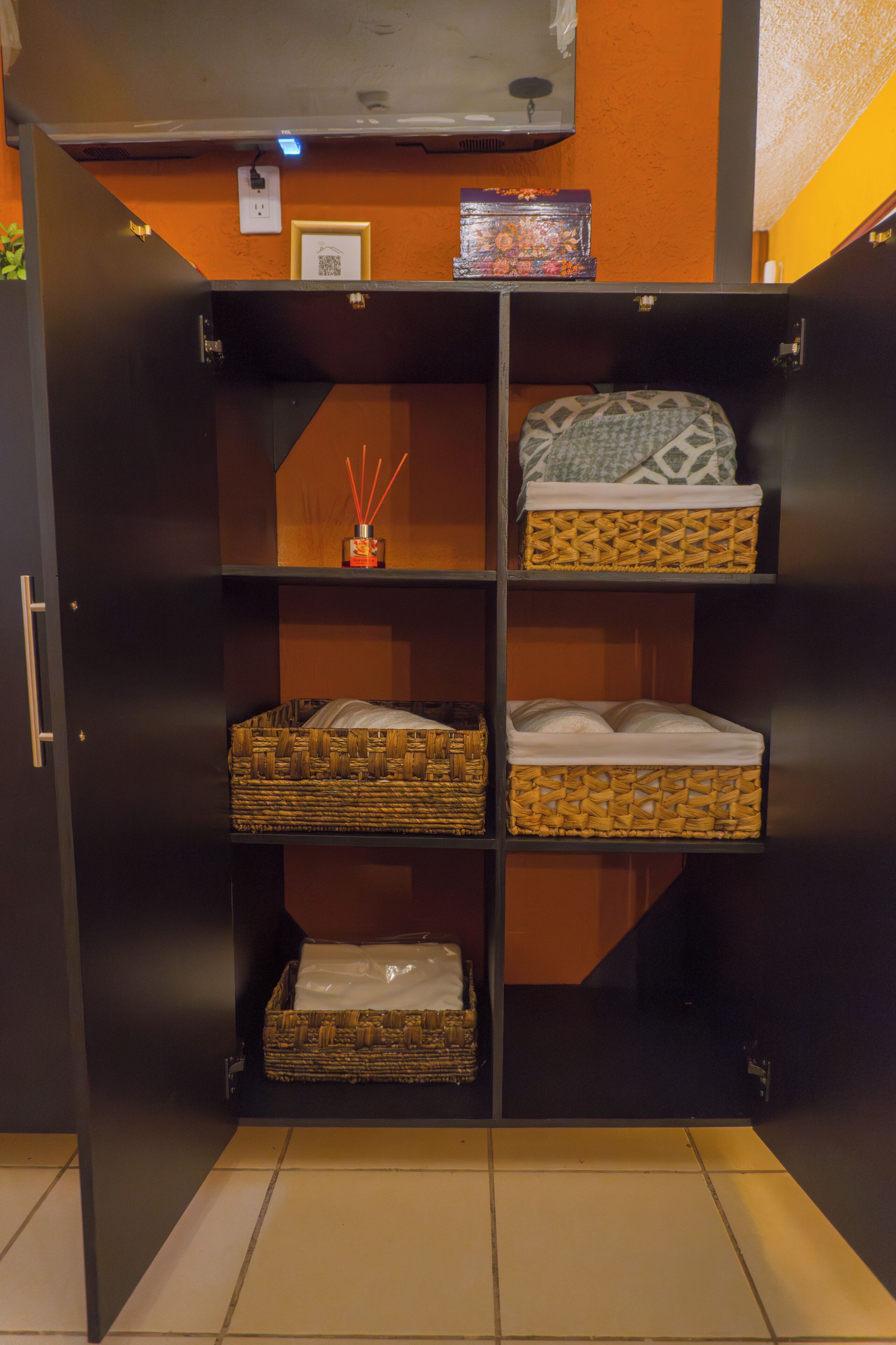 华丽双人房或双床房, 男女混合宿舍, 空调, 庭院景观 | 客房内保险箱、遮光窗帘、熨斗/熨衣板、免费 WiFi