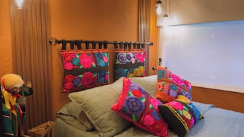 Deluxe Double or Twin Room, Mixed Dorm, Air conditioning, Courtyard View | In-room safe, blackout drapes, iron/ironing board, free WiFi