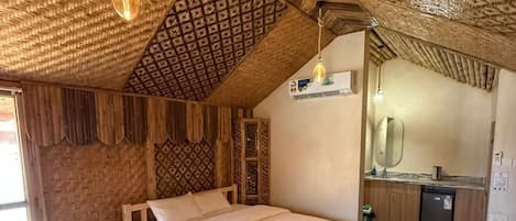 Chambre Double Confort, balcon, vue cour intérieure