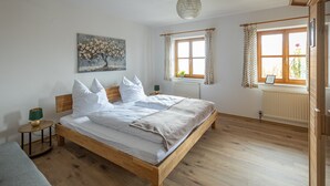 1 bedroom, WiFi, bed sheets - Panoramic view apartment with infrared sauna in the middle of the Bavarian Sonnenwald (Grattersdorf)
