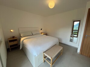 2 bedrooms, free WiFi, bed sheets - Baita Mirabel: Modern, Family-Friendly Italian Alpine Escape with Every Amenity (Paquier)