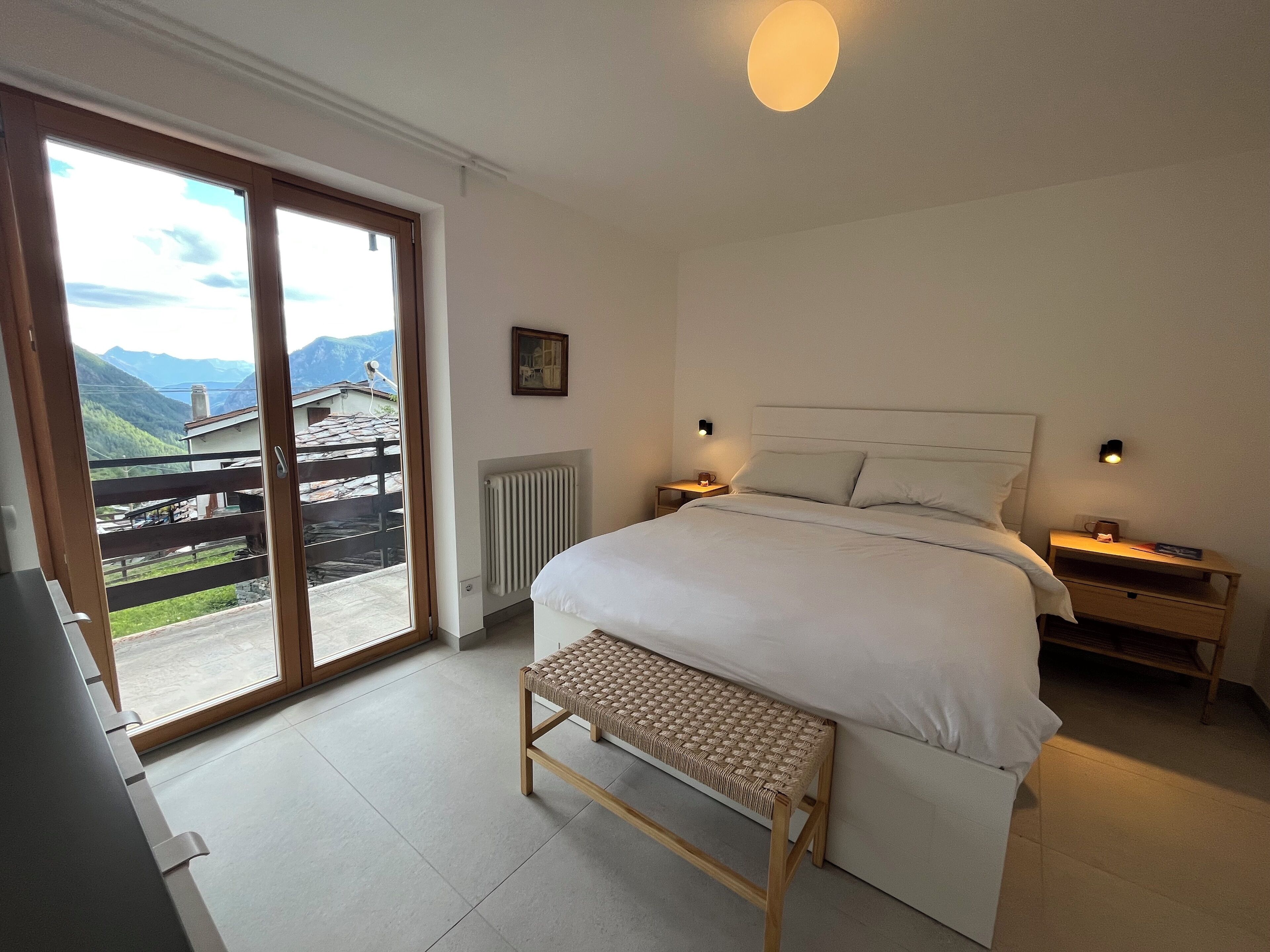 واي فاي مجانًا وملاءات أسرّة