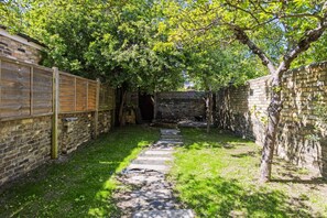 Property grounds - Stunning 2Bed Central Home (Cambridge)
