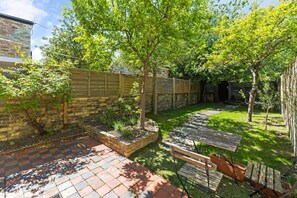 Outdoor dining - Stunning 2Bed Central Home (Cambridge)
