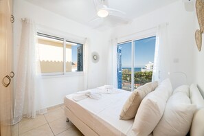 2 bedrooms, in-room safe, iron/ironing board, free WiFi - Blue Horizon Villa Cape Greco (Protaras)