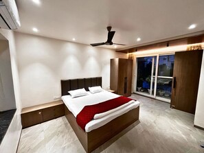 2 bedrooms, iron/ironing board, WiFi, bed sheets - Leela Villa Varanasi, 2BHK private villa with pool, lawn, bonfire and caretaker (VARANASI, UP)