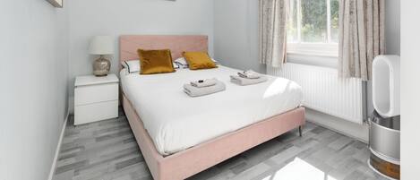 2 bedrooms, iron/ironing board, WiFi, bed sheets