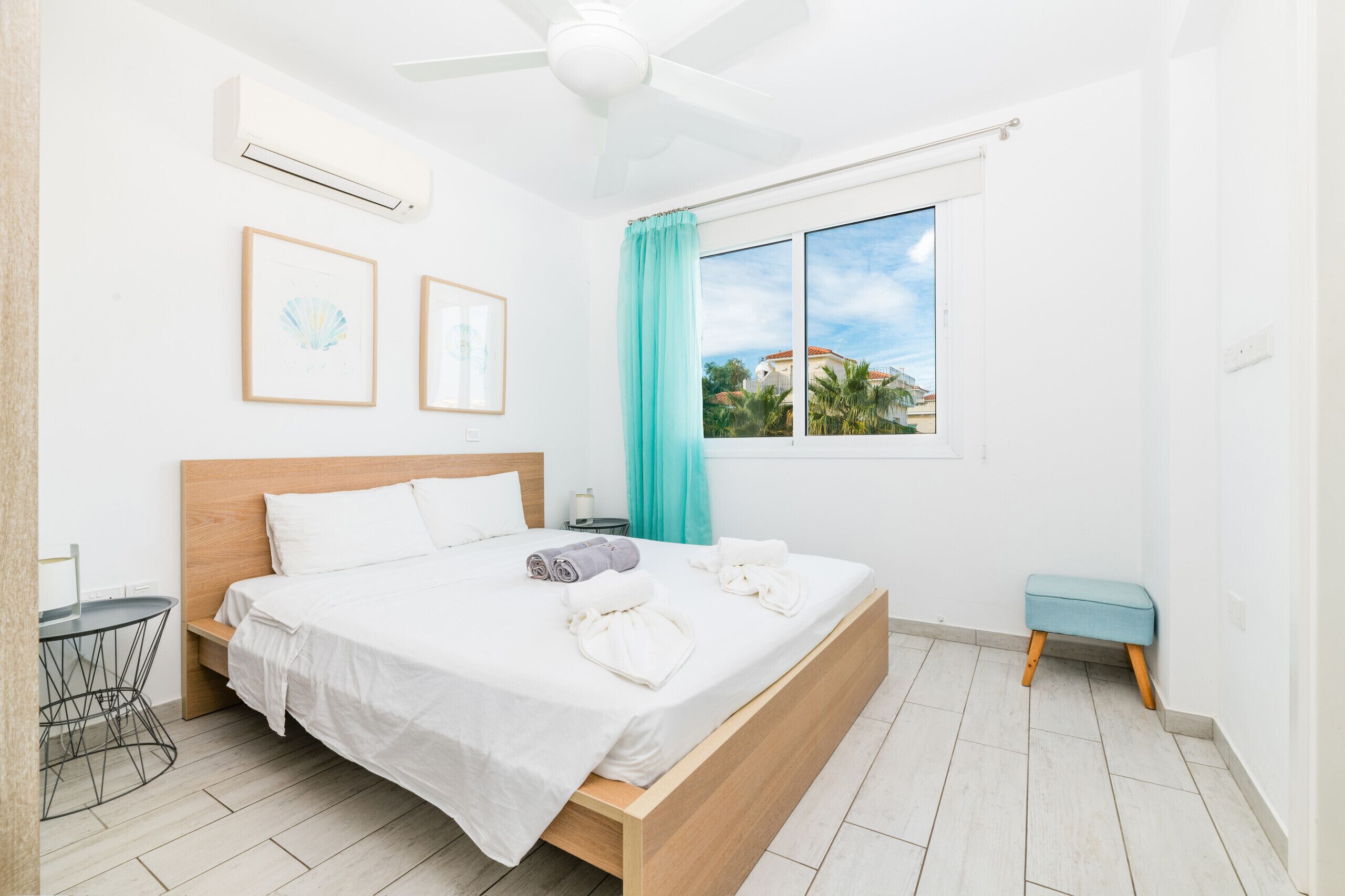 3 bedrooms, iron/ironing board, bed sheets