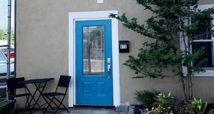 Downtown HideAway- 2bed 1st Floor, W/D near UPMC