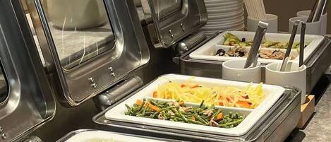 Daily to-go breakfast (CNY 28 per person)