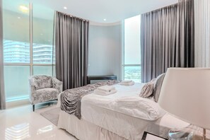 Deluxe Apartment, Balcony, City View | Free WiFi - Upper Crest Residences - Downtown Dubai (Dubai)