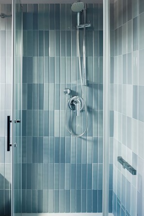Shower, hair dryer, bidet, towels - Elegant 2-bedroom apartment Vatican (Roma)