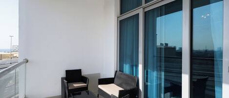 Appartement luxueux, vue sur la ville | Balcon