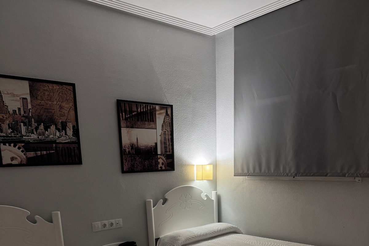 Phòng 3 Tiêu chuẩn, không hút thuốc | Bàn, khu vực làm việc phù hợp cho laptop