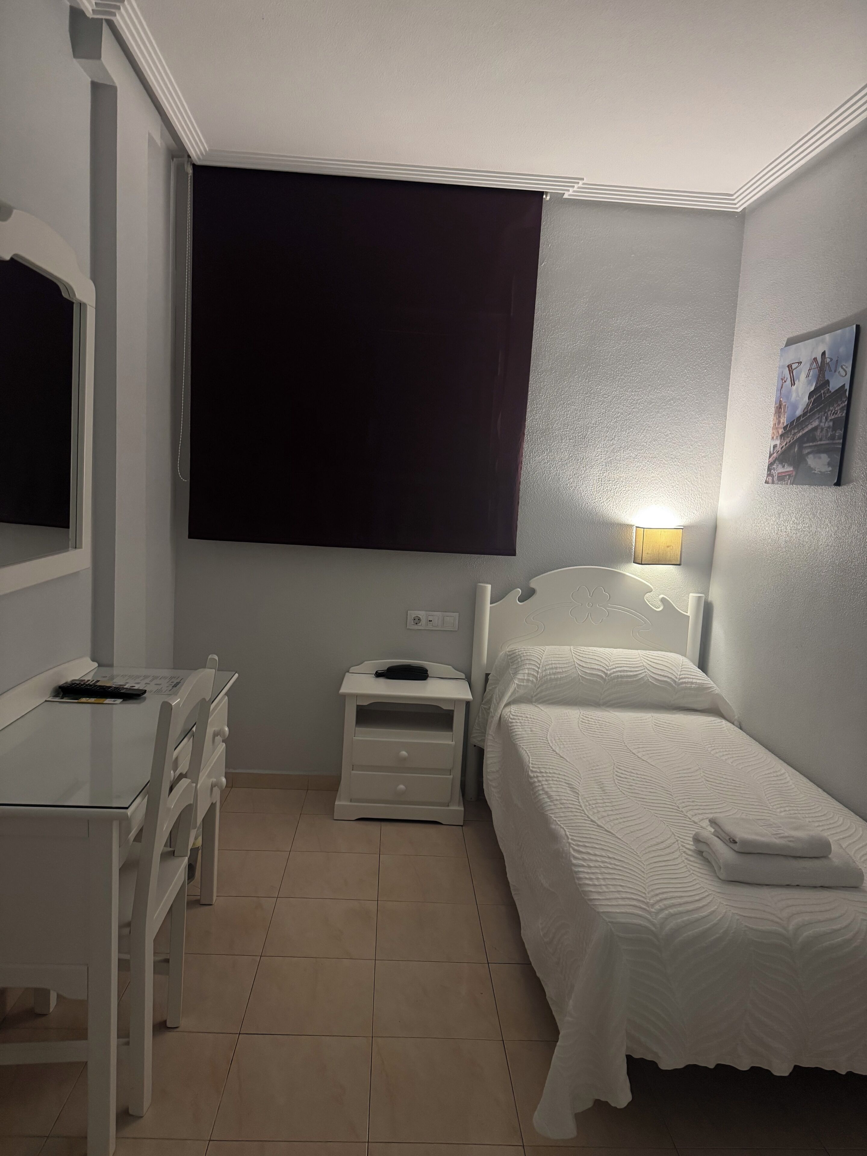 Standaard eenpersoonskamer | Een bureau, een laptopwerkplek, gratis wifi