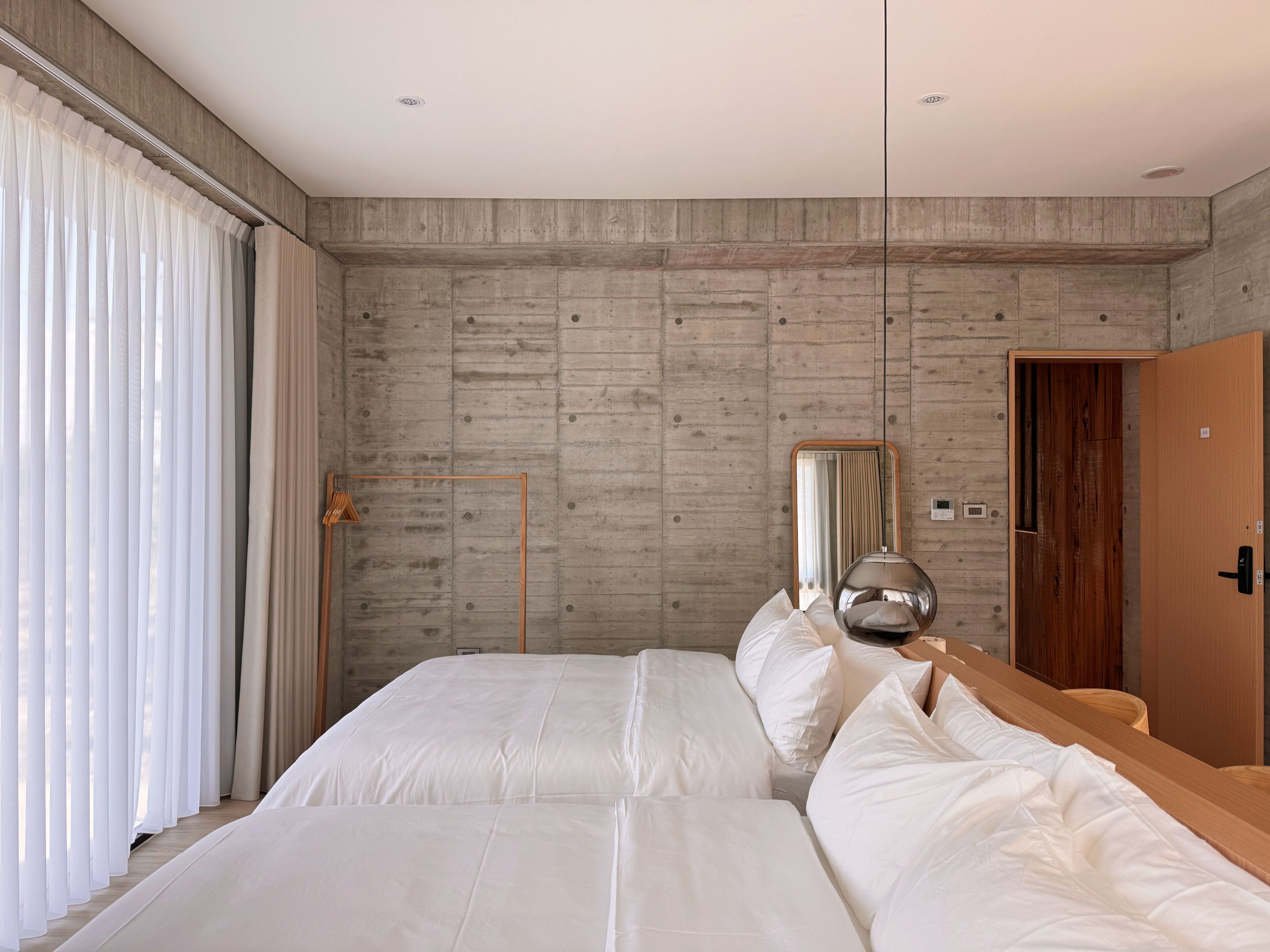 Escrivaninha, Wi-Fi de cortesia, roupa de cama