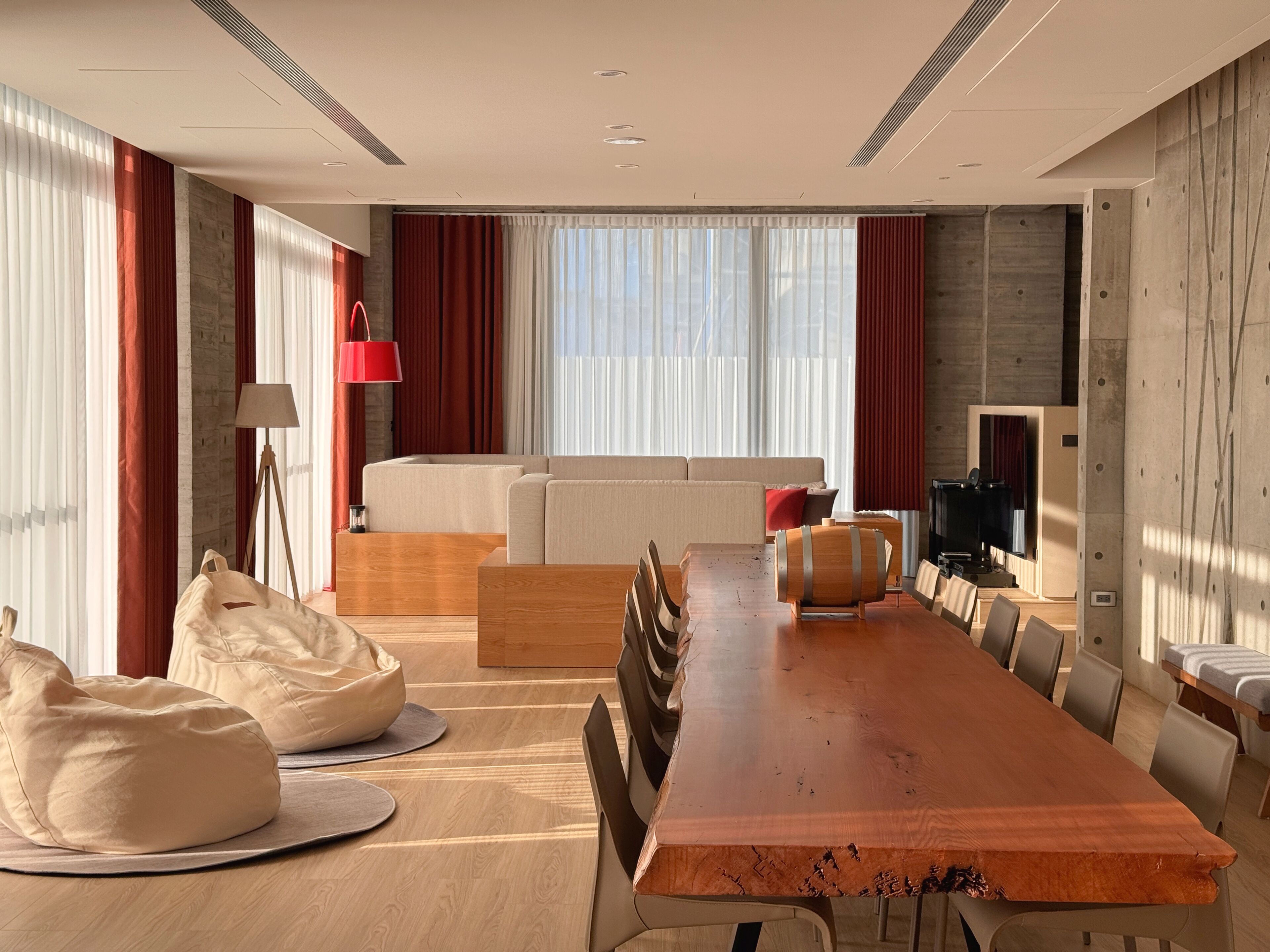 Deluxe Cabin | Living area