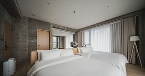 Luxury Quadruple Room | Desk, laptop workspace, blackout curtains, free WiFi - The O Villa Yuanshan (Yuanshan)