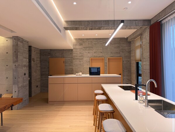 Dining tables - The O Villa Yuanshan (Yuanshan)