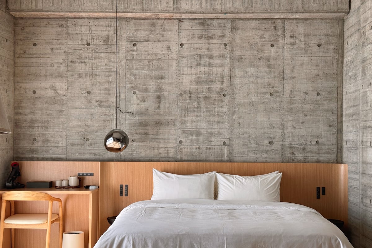 書桌、免費無線上網、床單