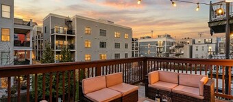 South Boston Dream 5BD/2Bath w/Sky Deck Near Airport