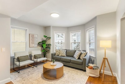 South Boston Dream 5BD/2Bath w/Sky Deck Near Airport