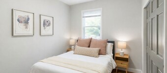 South Boston Dream 5BD/2Bath w/Sky Deck Near Airport