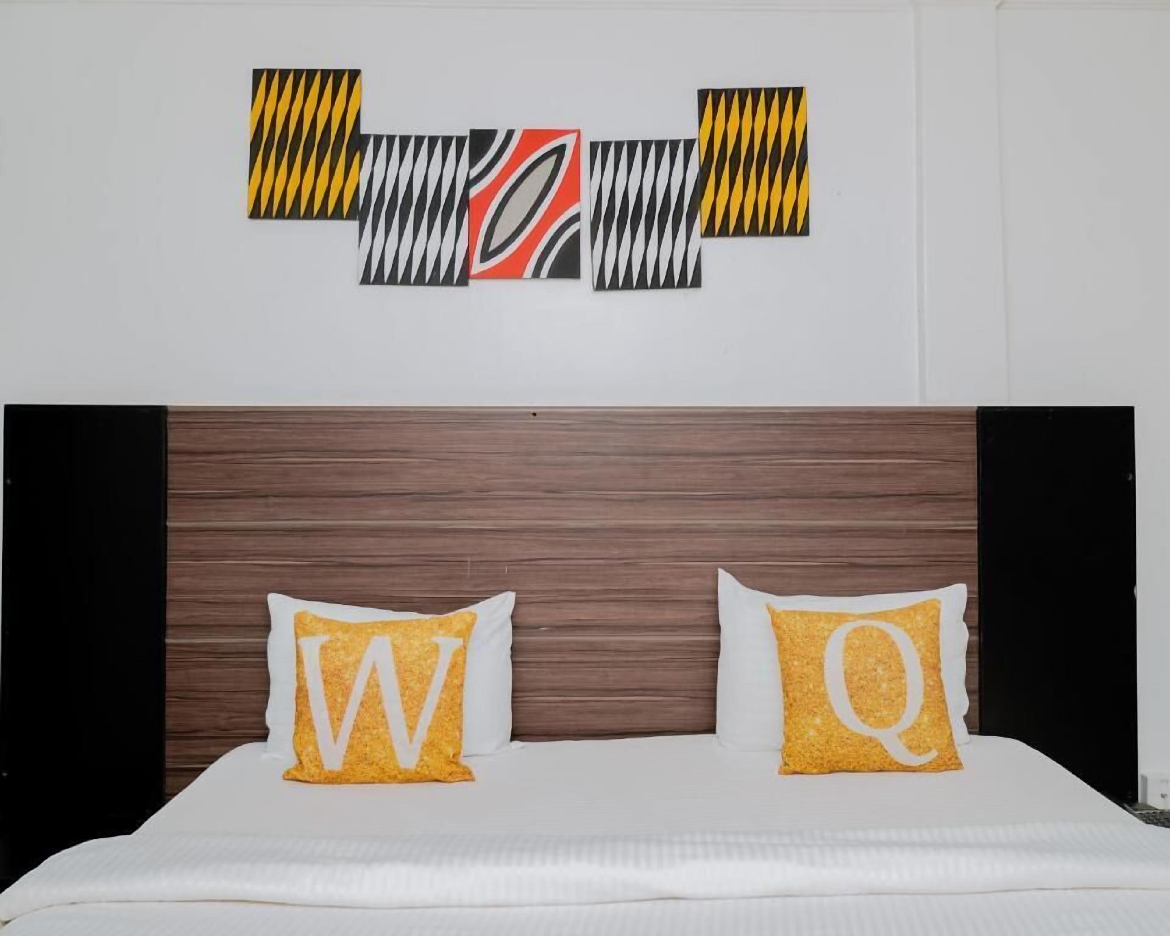 经济客房, 阳台, 度假村景观 | 办公桌、笔记本电脑工作区