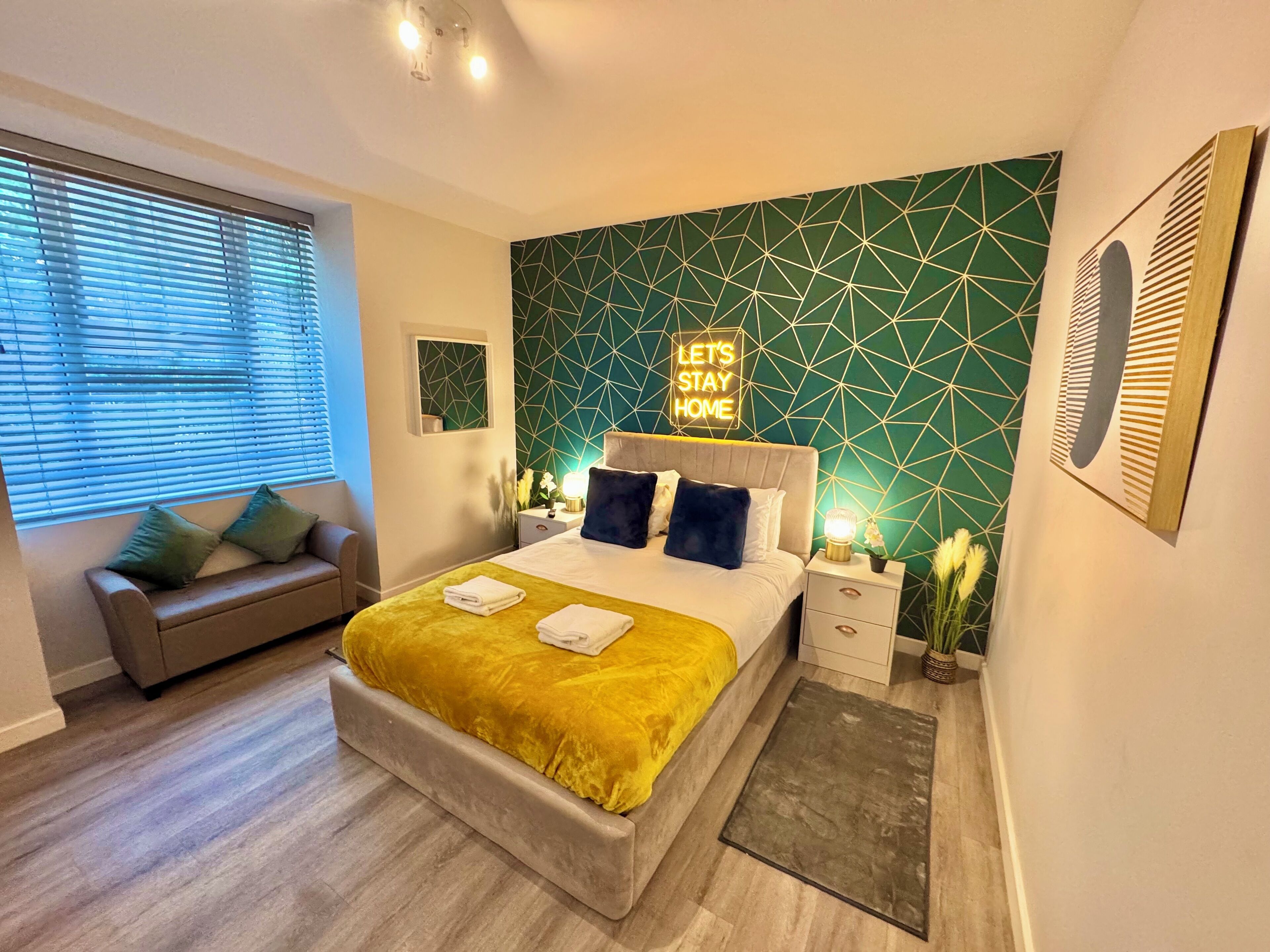 1 habitación, tabla de planchar con plancha, wifi gratis y ropa de cama 