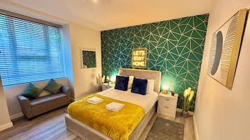 1 habitación, tabla de planchar con plancha, wifi gratis y ropa de cama