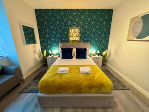 1 habitación, tabla de planchar con plancha, wifi gratis y ropa de cama 