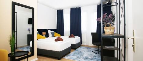 5 bedrooms, desk, iron/ironing board, travel crib