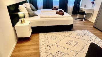 5 camere, una scrivania, ferro/asse da stiro, culla da viaggio