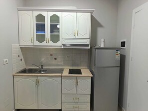 Comfort Triple Room, Balcony | Dapur peribadi