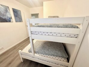 Fer et planche à repasser, accès Internet