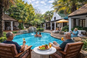 Classic House, 2 Bedrooms, Air conditioning, Garden View | Pool - THE LINK GUEST LODGE (Kempton Park)