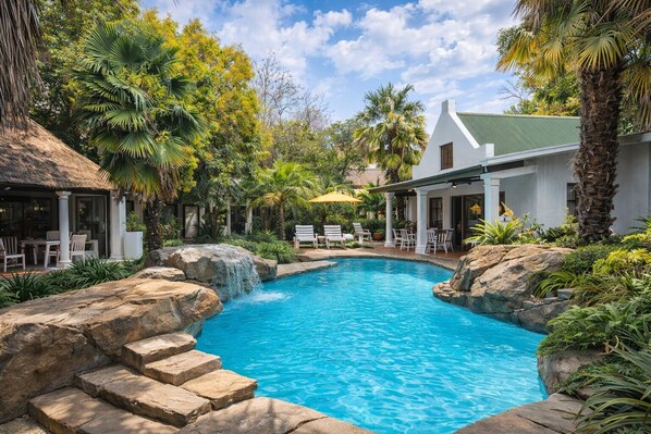 Classic House, 2 Bedrooms, Air conditioning, Garden View | Pool - THE LINK GUEST LODGE (Kempton Park)