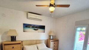 2 slaapkamers, een strijkplank/strijkijzer, gratis wifi, beddengoed
