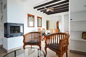 Dining - Relax in Casa Armonia: Stylish 2-room apartment near La Fustera beach (Benisa)