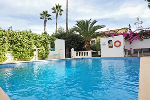 Pool - Relax in Casa Armonia: Stylish 2-room apartment near La Fustera beach (Benisa)