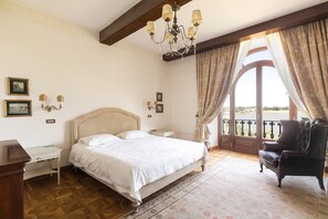 Fer et planche à repasser, Wi-Fi, draps fournis