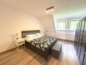 3 bedrooms, iron/ironing board, travel crib, WiFi - Steller Deichblick (Stelle)