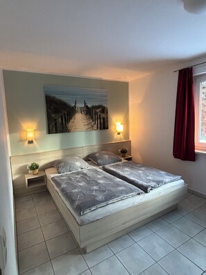 2 makuuhuonetta, vauvan matkasänky, ilmainen Wi-Fi