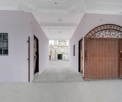 OYO 828246 Hotel Shahi Mahal