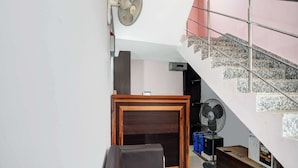 Quầy tiếp tân