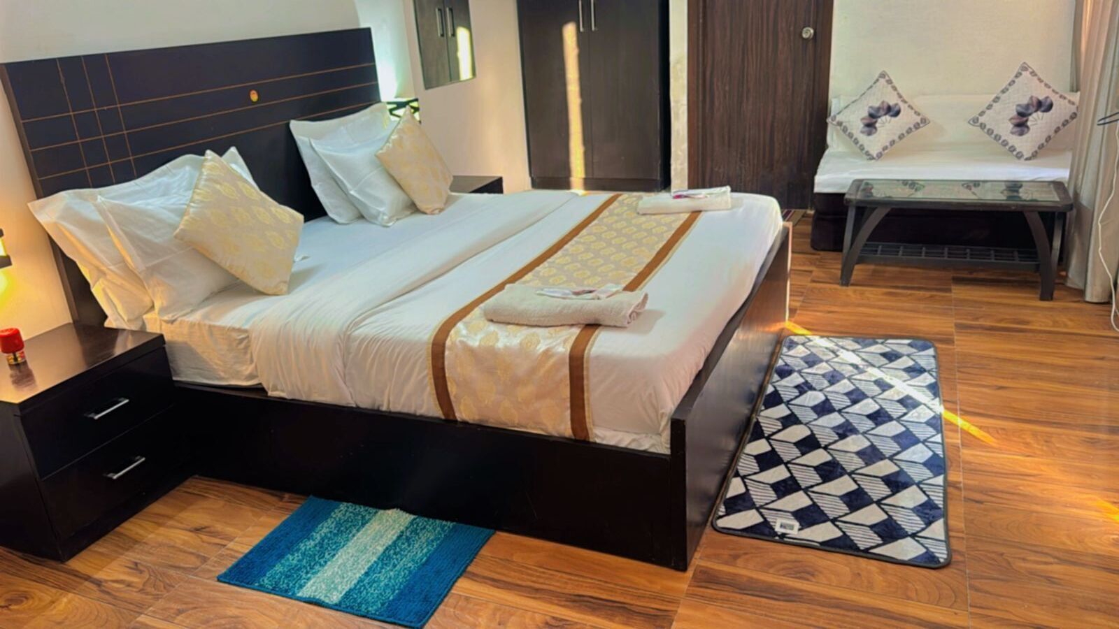 Rollaway beds, free WiFi, bed sheets